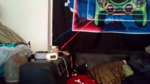 Snapshot of minnie2sexi chatting on June 1, 6:15 am Minnie online show from June 1, 6:15 am