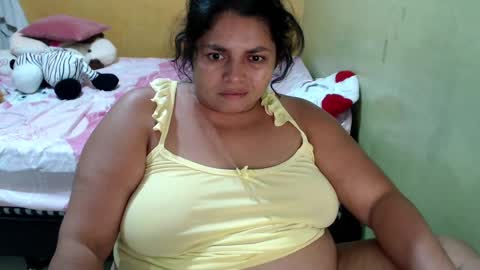 Snapshot of minnie_bbw69 chatting on February 19, 12:35 am Andrea online show from February 19, 12:35 am