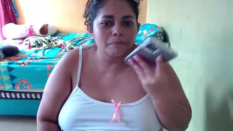 Snapshot of minnie_bbw69 chatting on September 16, 6:31 pm Andrea online show from September 16, 6:31 pm