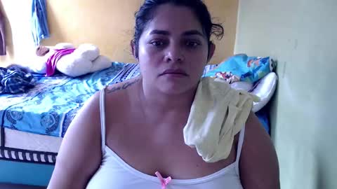 Snapshot of minnie_bbw69 chatting on December 15, 4:44 pm Andrea online show from December 15, 4:44 pm