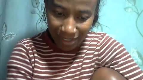 Snapshot of minouch211907 chatting on March 4, 2:17 am minouch211907 online show from March 4, 2:17 am