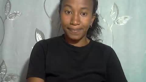 Snapshot of minouch211907 chatting on March 8, 2:37 am minouch211907 online show from March 8, 2:37 am