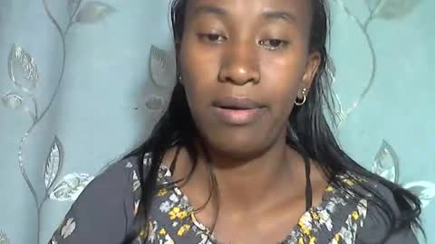 Snapshot of minouch211907 chatting on April 6, 4:21 am minouch211907 online show from April 6, 4:21 am