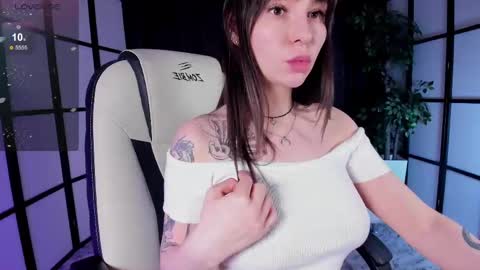 Snapshot of mintrose chatting on February 12, 2:24 am Rosie online show from February 12, 2:24 am
