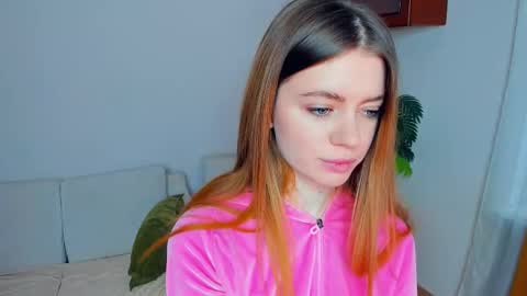 Snapshot of mintykisss chatting on December 14, 7:47 am Linda online show from December 14, 7:47 am