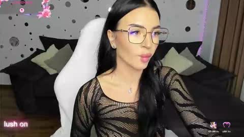 Snapshot of mira_fantasy chatting on September 15, 4:23 am mira_fantasy online show from September 15, 4:23 am
