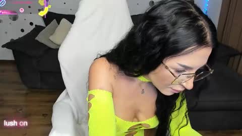 Snapshot of mira_fantasy chatting on October 7, 4:42 am mira_fantasy online show from October 7, 4:42 am