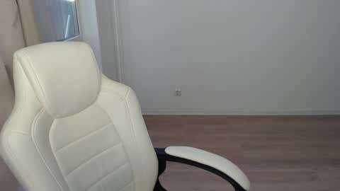 mira_g online show from February 11, 10:26 am