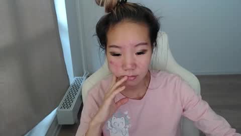 mira_g online show from October 27, 8:51 am