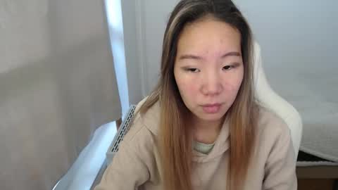 mira_g online show from November 26, 9:43 am