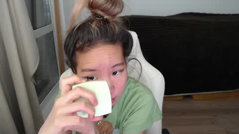 mira_g online show from November 30, 2:43 pm