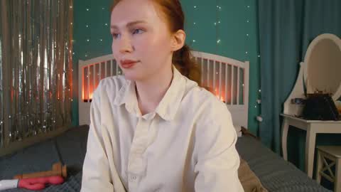 Snapshot of mira_glace chatting on April 13, 12:43 pm Mira3 online show from April 13, 12:43 pm