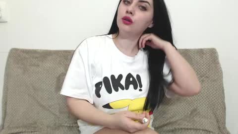 Snapshot of mira_jade chatting on March 30, 7:04 pm mira_jade online show from March 30, 7:04 pm