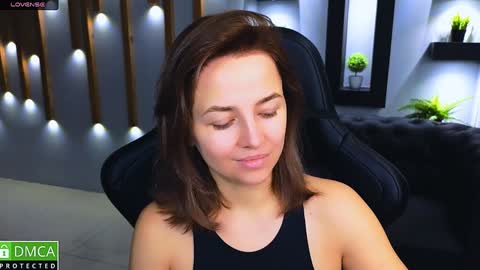 Mira online show from December 7, 1:03 am