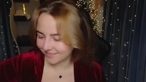 Snapshot of mira_mermayd chatting on December 20, 1:23 am Mira online show from December 20, 1:23 am