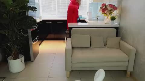 Snapshot of mira_mermayd chatting on March 4, 8:09 am Mira online show from March 4, 8:09 am