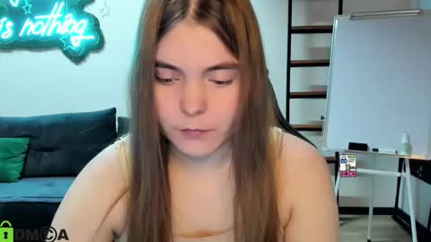 miraa_bloom online show from January 6, 2:54 pm