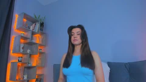 Snapshot of mirabrunette chatting on June 23, 7:17 am Mira follow my fansly online show from June 23, 7:17 am