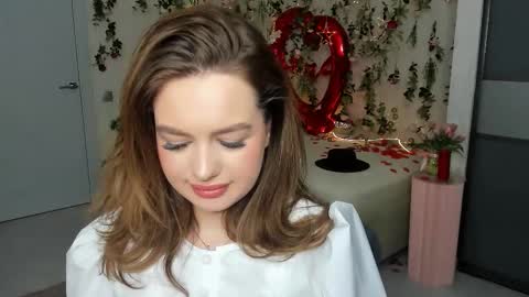 Snapshot of miraclecurly chatting on March 8, 10:08 am Emma online show from March 8, 10:08 am