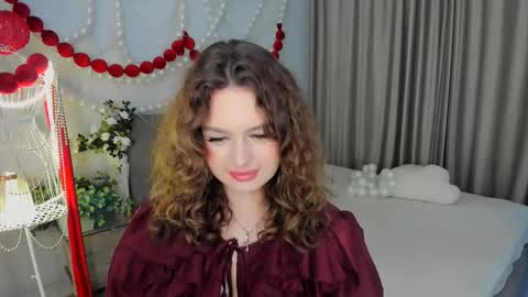 Snapshot of miraclecurly chatting on March 29, 10:04 am Emma online show from March 29, 10:04 am