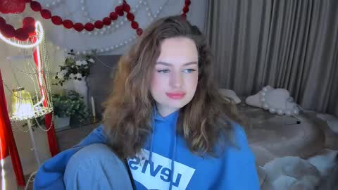 Snapshot of miraclecurly chatting on May 9, 4:56 pm Emma online show from May 9, 4:56 pm