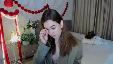 Snapshot of miraclecurly chatting on May 31, 4:09 am Emma online show from May 31, 4:09 am