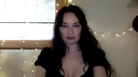 Mari online show from October 15, 9:59 pm