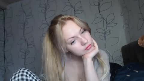 Snapshot of mirahardmanxx chatting on January 30, 12:16 pm Happy New Year  online show from January 30, 12:16 pm