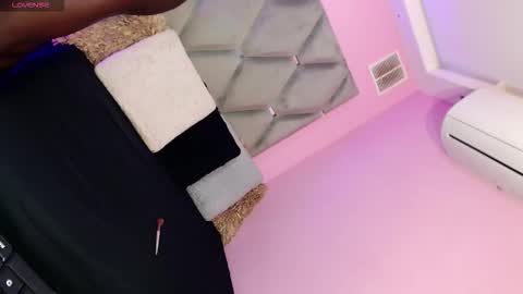 mirandaacollins online show from November 8, 10:48 am