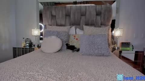 Miranda online show from May 16, 12:29 am