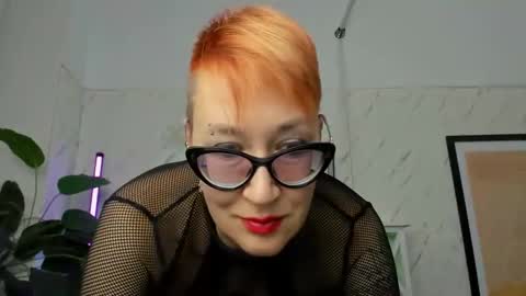 mirandagill online show from December 2, 12:07 pm