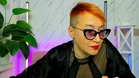 mirandagill online show from December 4, 9:18 am