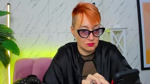 mirandagill online show from December 5, 12:11 pm