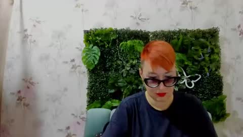 mirandagill online show from December 16, 9:03 am