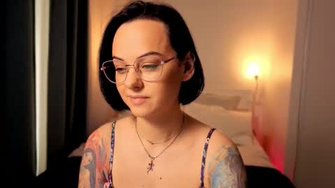 MiraSkyy online show from September 22, 1:02 pm