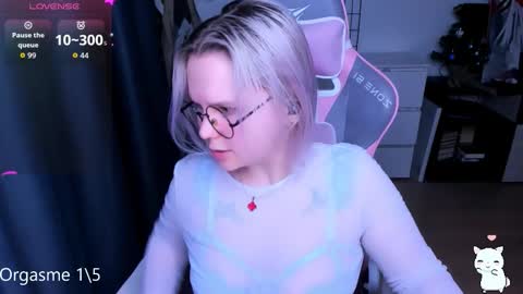 Kira online show from March 18, 5:38 pm