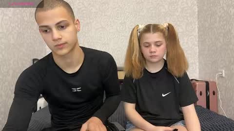 mirelcouple online show from May 26, 10:00 am