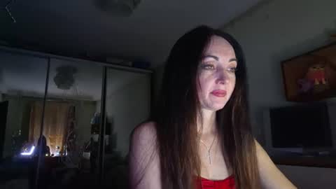 Snapshot of mirelisse chatting on June 15, 8:44 pm Christina online show from June 15, 8:44 pm