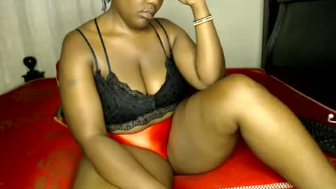 Snapshot of mireypeace0051 chatting on July 1, 4:03 am Hezo the curvy online show from July 1, 4:03 am