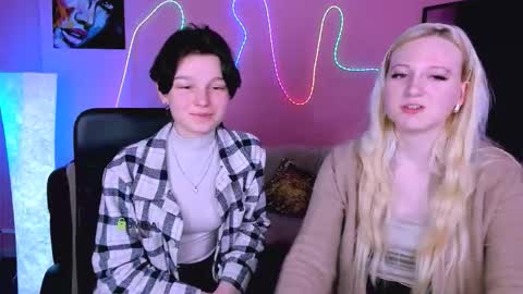 Snapshot of mirginia_lovely chatting on March 2, 10:22 am mirgi online show from March 2, 10:22 am