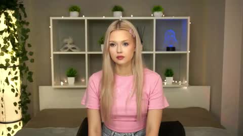 Elsa online show from October 27, 7:07 pm