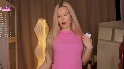 Elsa online show from December 13, 9:42 pm