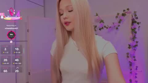 Elsa online show from December 14, 8:35 pm