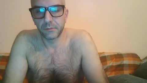 Snapshot of mirko245 chatting on October 11, 9:24 pm mirko245 online show from October 11, 9:24 pm