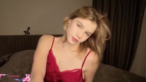 Snapshot of miroslavasong chatting on December 5, 8:49 pm miroslavasong online show from December 5, 8:49 pm