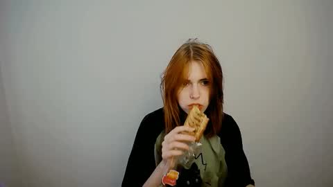 misaki_chan_ online show from October 22, 11:21 am