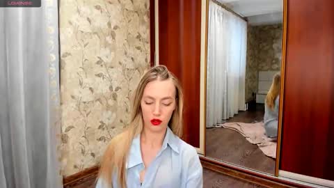 mishapallmer online show from November 29, 9:23 am