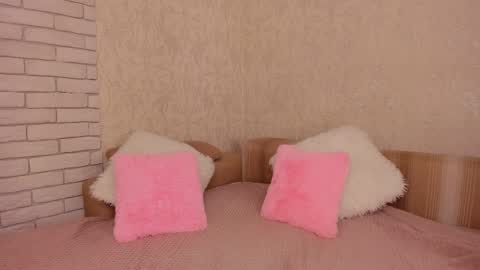 mishapallmer online show from April 4, 4:33 am