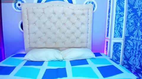 Mishell online show from February 4, 11:49 am