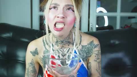 miss___angel online show from March 6, 11:17 am